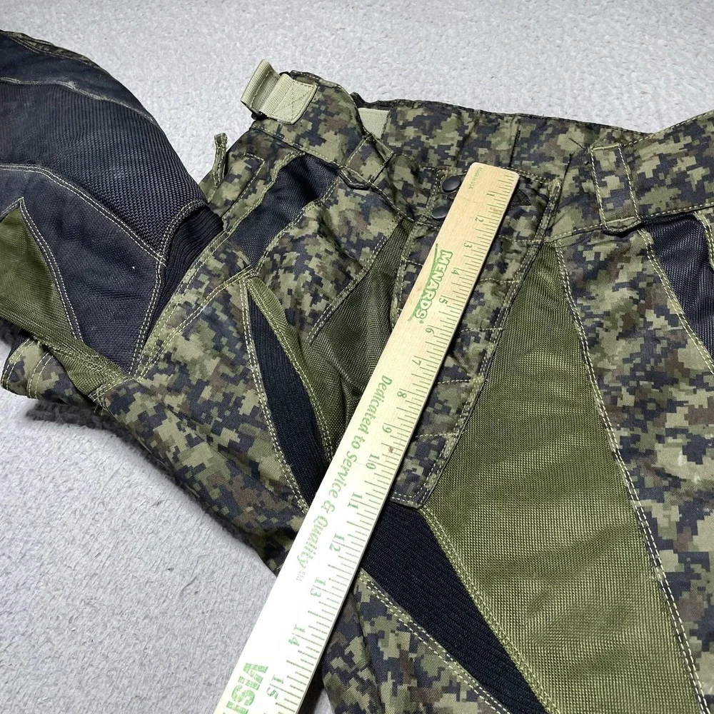 BT Battle Tested Pants Mens Medium Green Camo Paintball Padded Knees 30-36